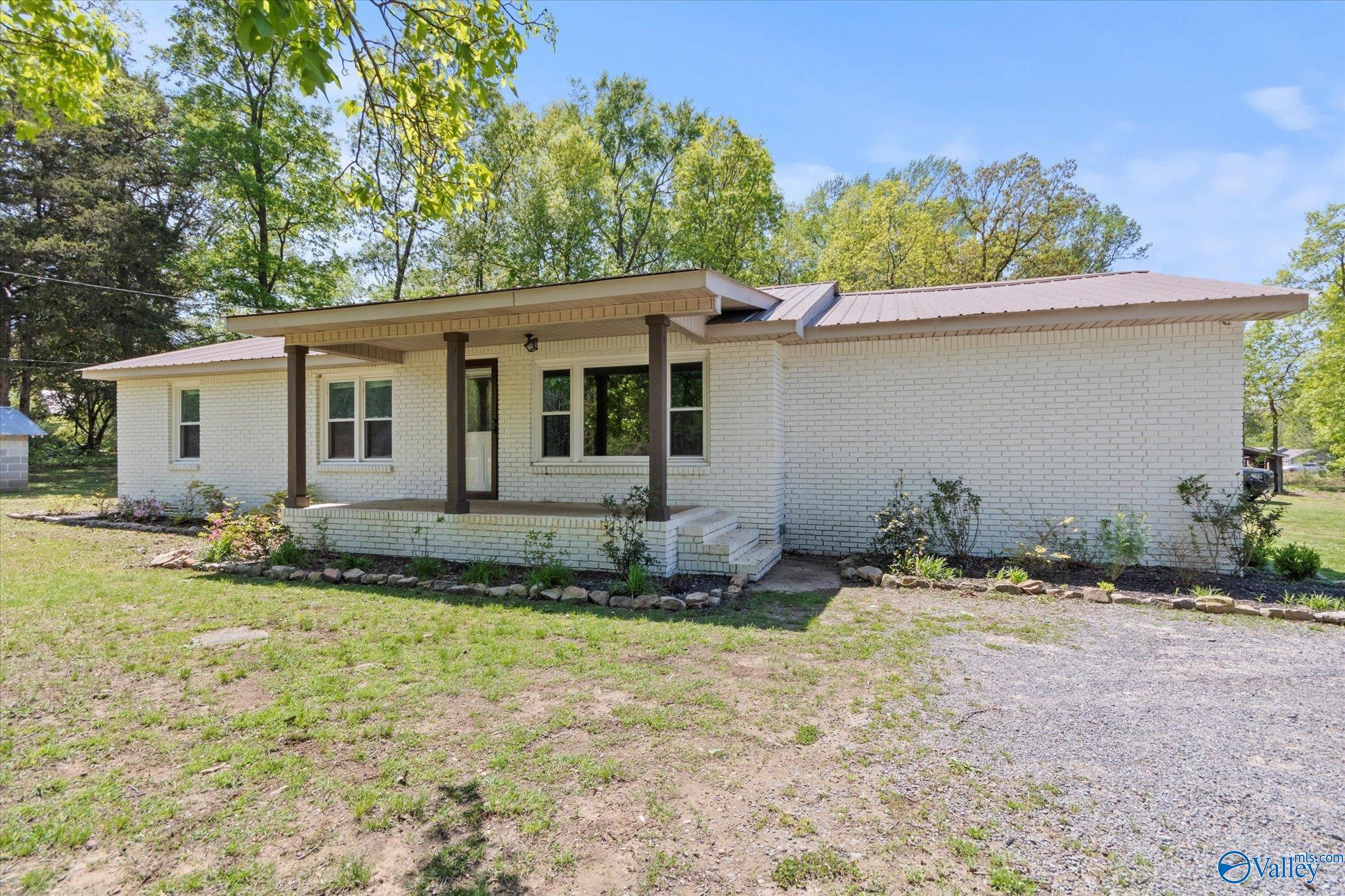 2285 Georgia Mountain Road, Guntersville, Alabama image 1