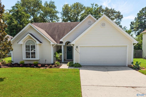 Homes For Sale - 2517 Bonnie Oaks Drive<br/> Madison County, Huntsville, AL 35803