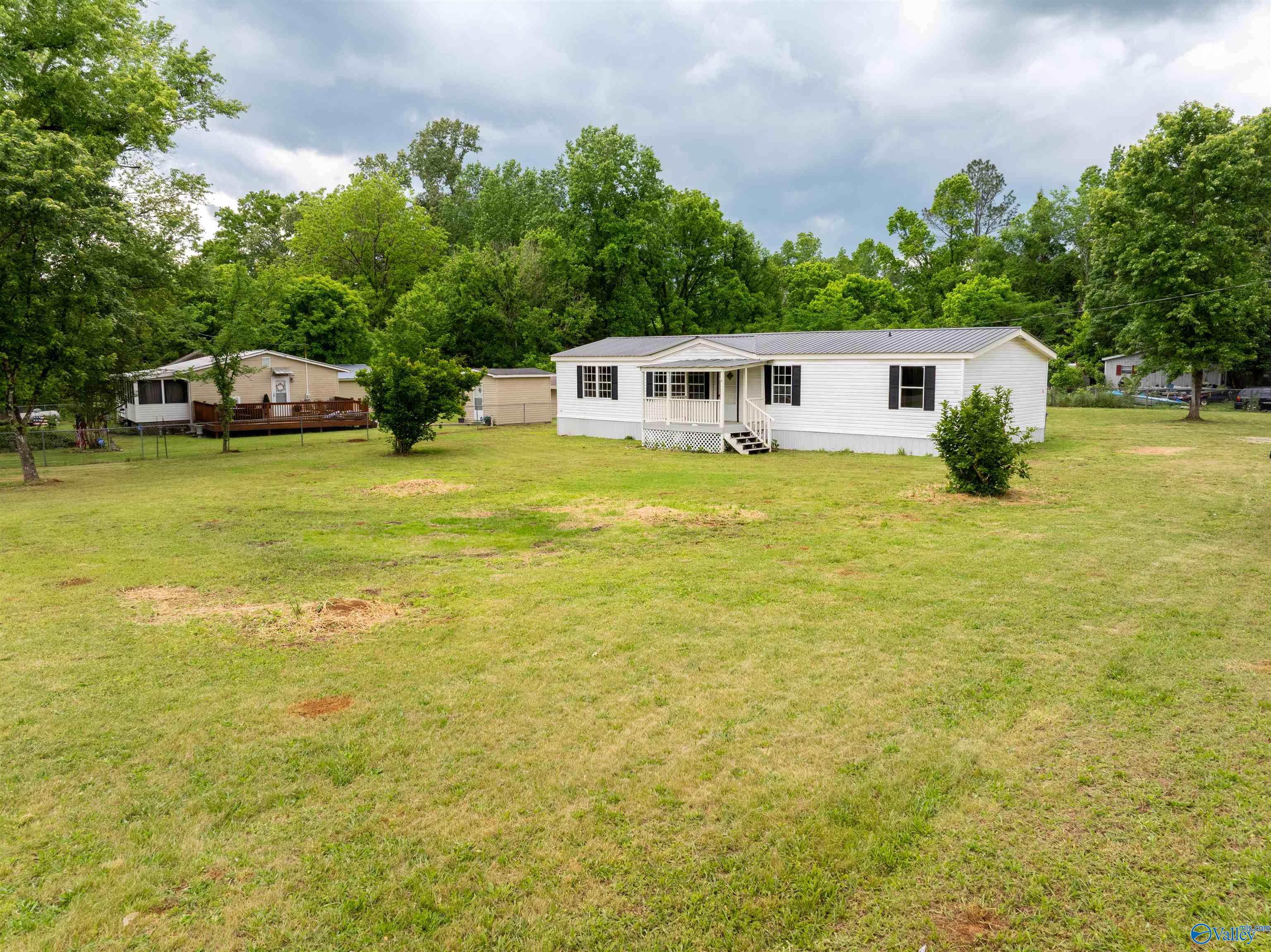 11 Whitaker Drive, Grant, Alabama image 1