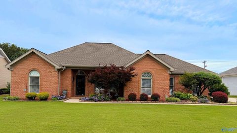 Homes For Sale - 2613 Little John Street<br/> Decatur, AL 35603