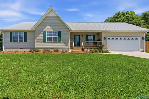 Homes For Sale - 49 School House Road<br/> Albertville, AL 35950