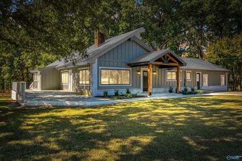 Homes For Sale - 168 Oliver Smith Road<br/> Flintville, TN 37335