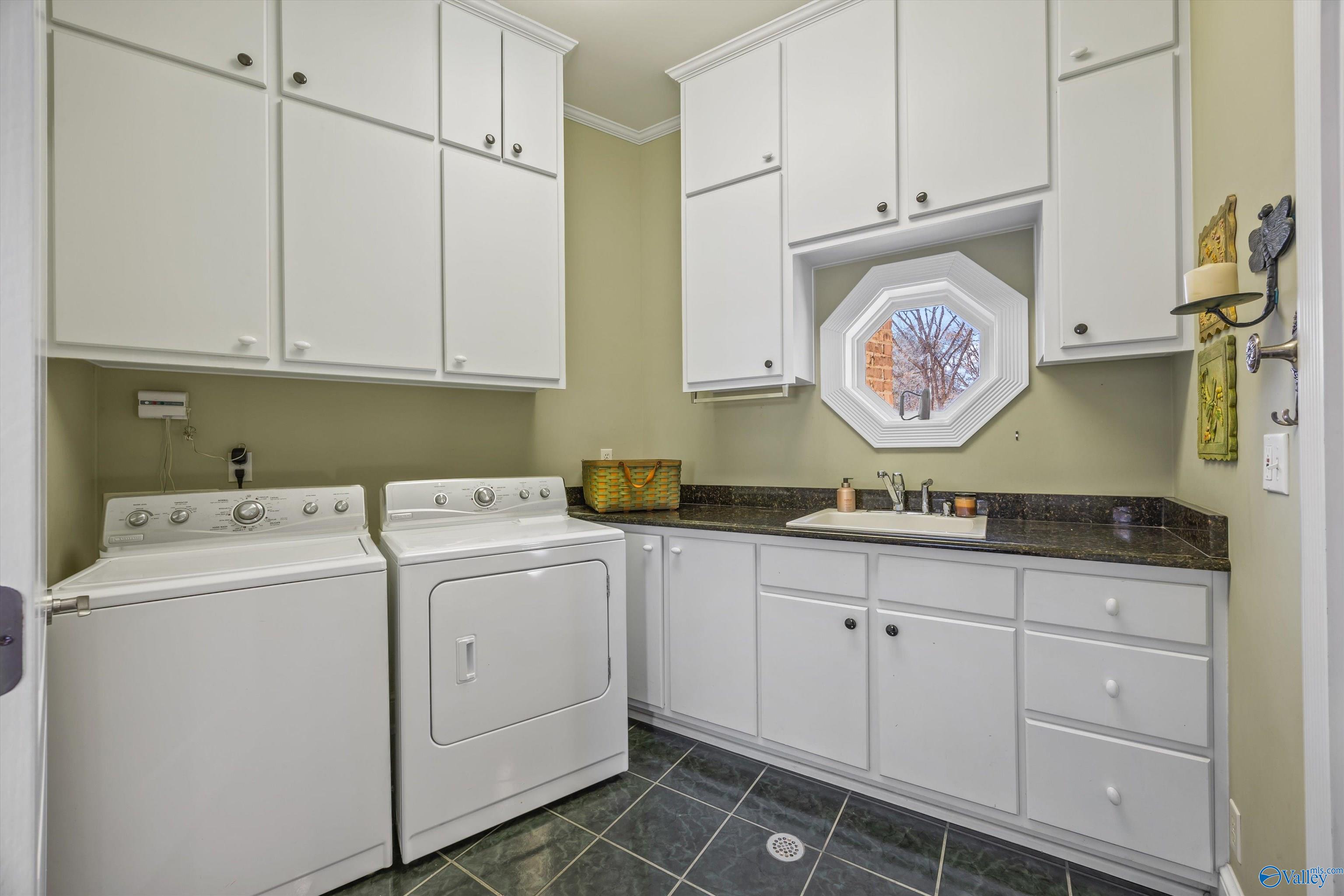 Cullman, Alabama, 35057, United States, 4 Bedrooms Bedrooms, ,4 BathroomsBathrooms,Residential,Active,2021968