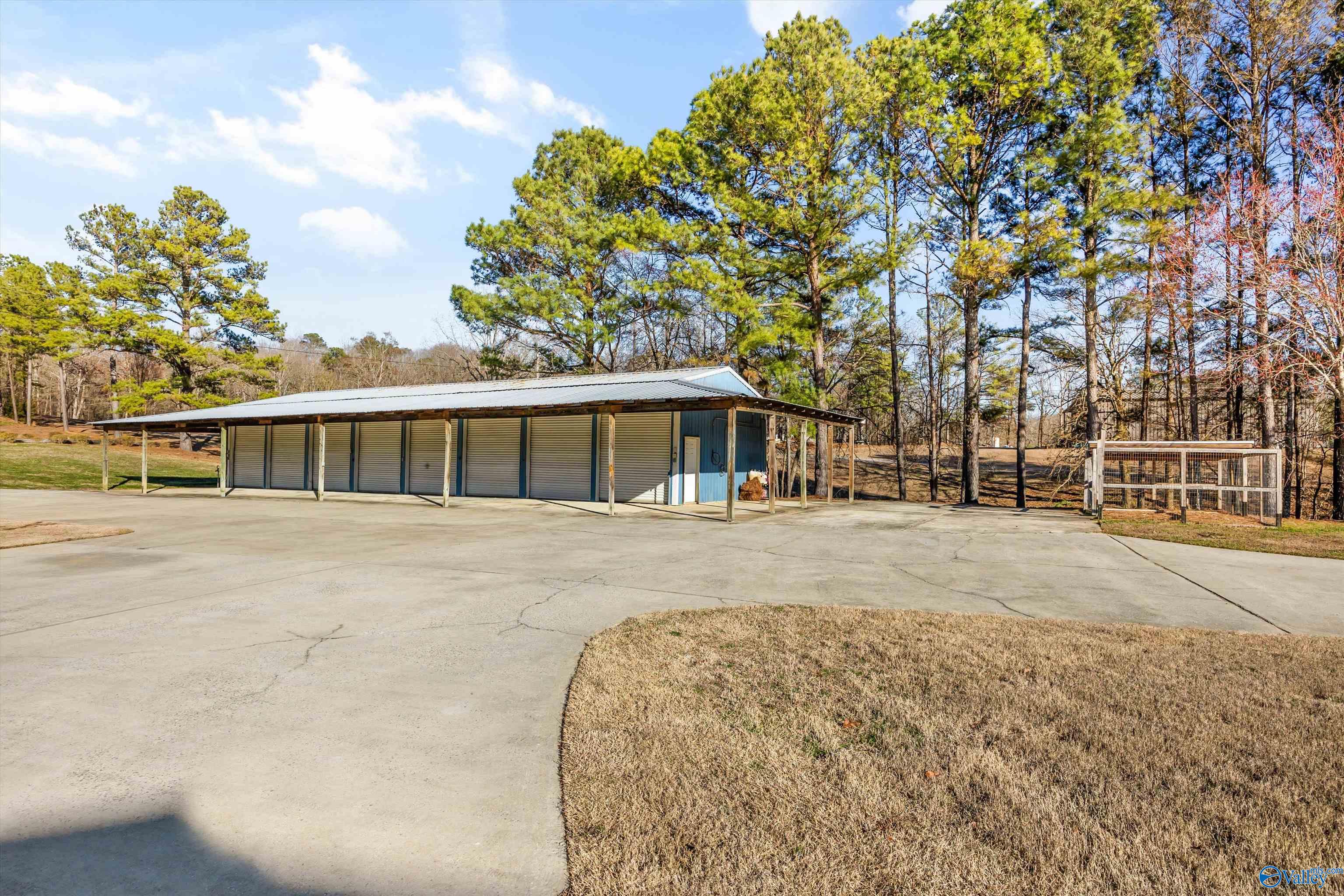 Cullman, Alabama, 35057, United States, 4 Bedrooms Bedrooms, ,4 BathroomsBathrooms,Residential,Active,2021968