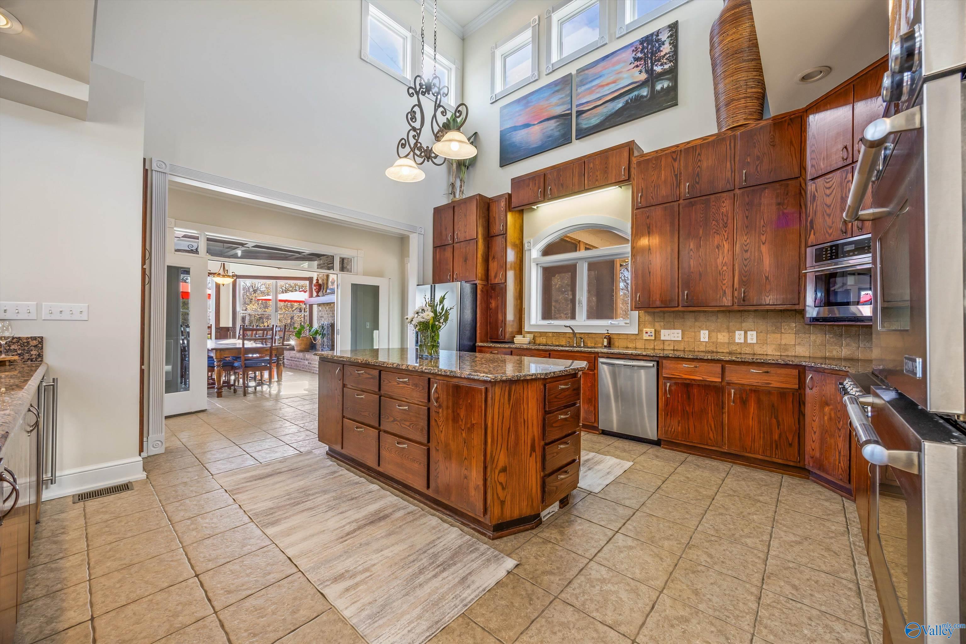 Cullman, Alabama, 35057, United States, 4 Bedrooms Bedrooms, ,4 BathroomsBathrooms,Residential,Active,2021968