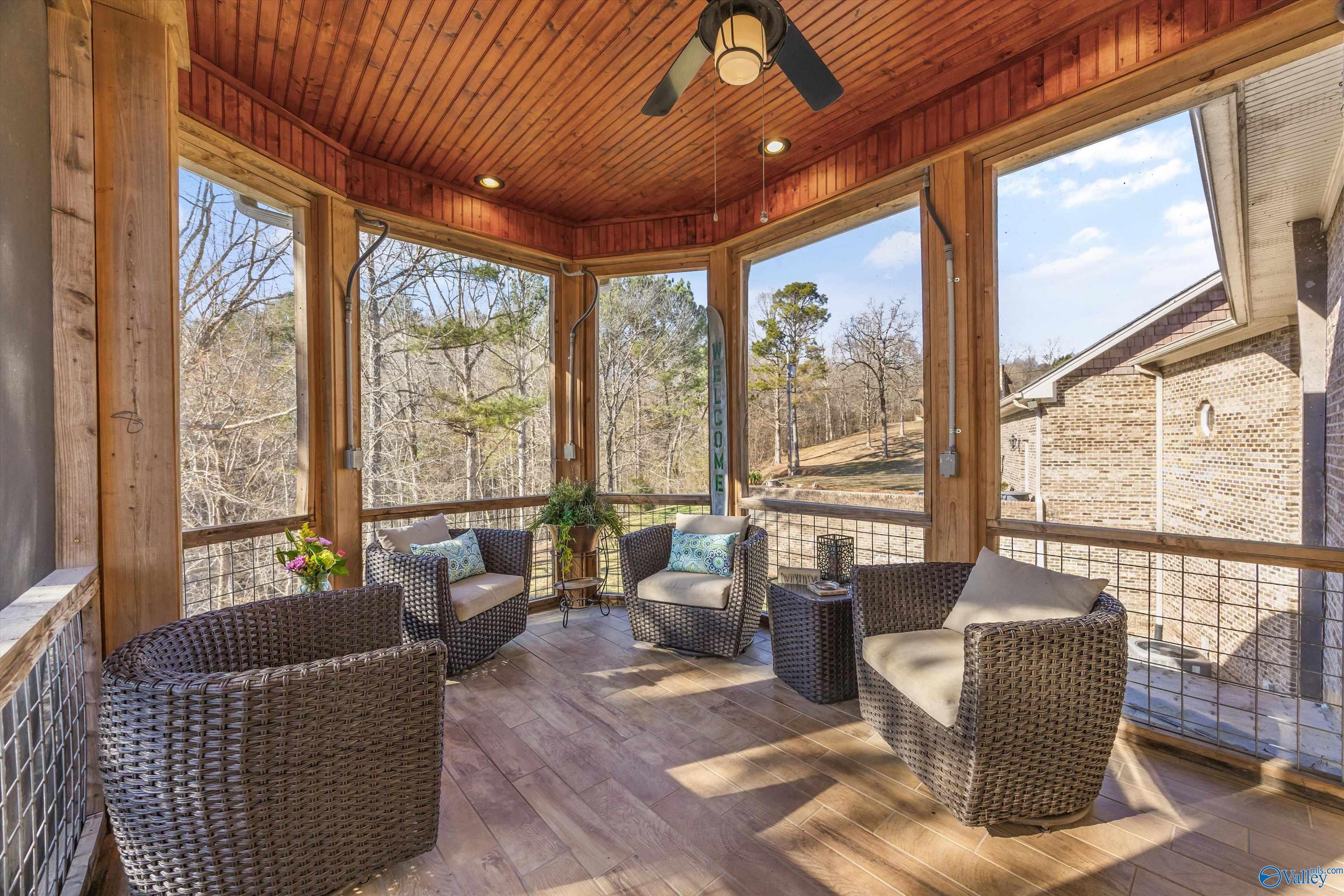 Cullman, Alabama, 35057, United States, 4 Bedrooms Bedrooms, ,4 BathroomsBathrooms,Residential,Active,2021968