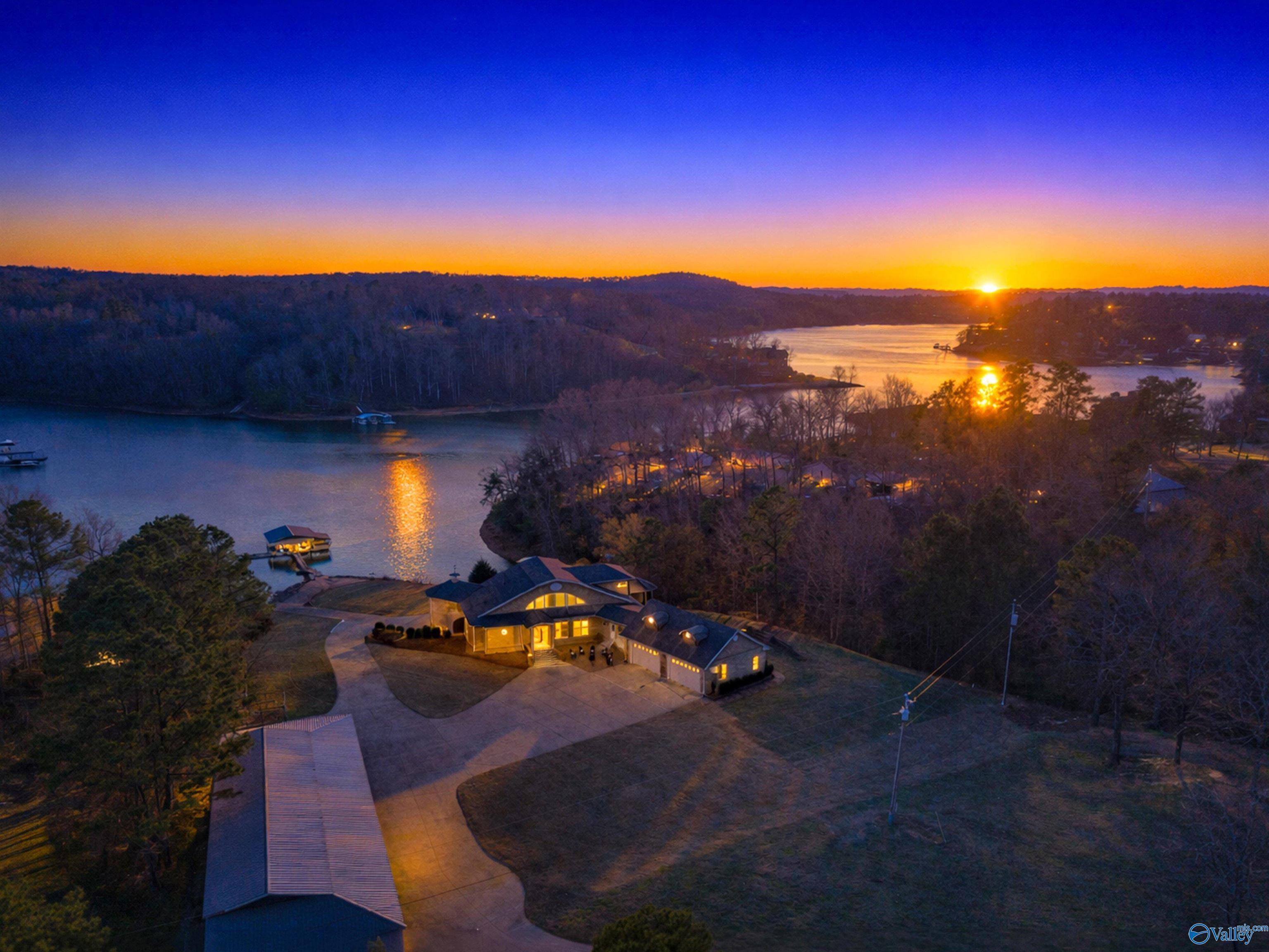 Cullman, Alabama, 35057, United States, 4 Bedrooms Bedrooms, ,4 BathroomsBathrooms,Residential,Active,2021968