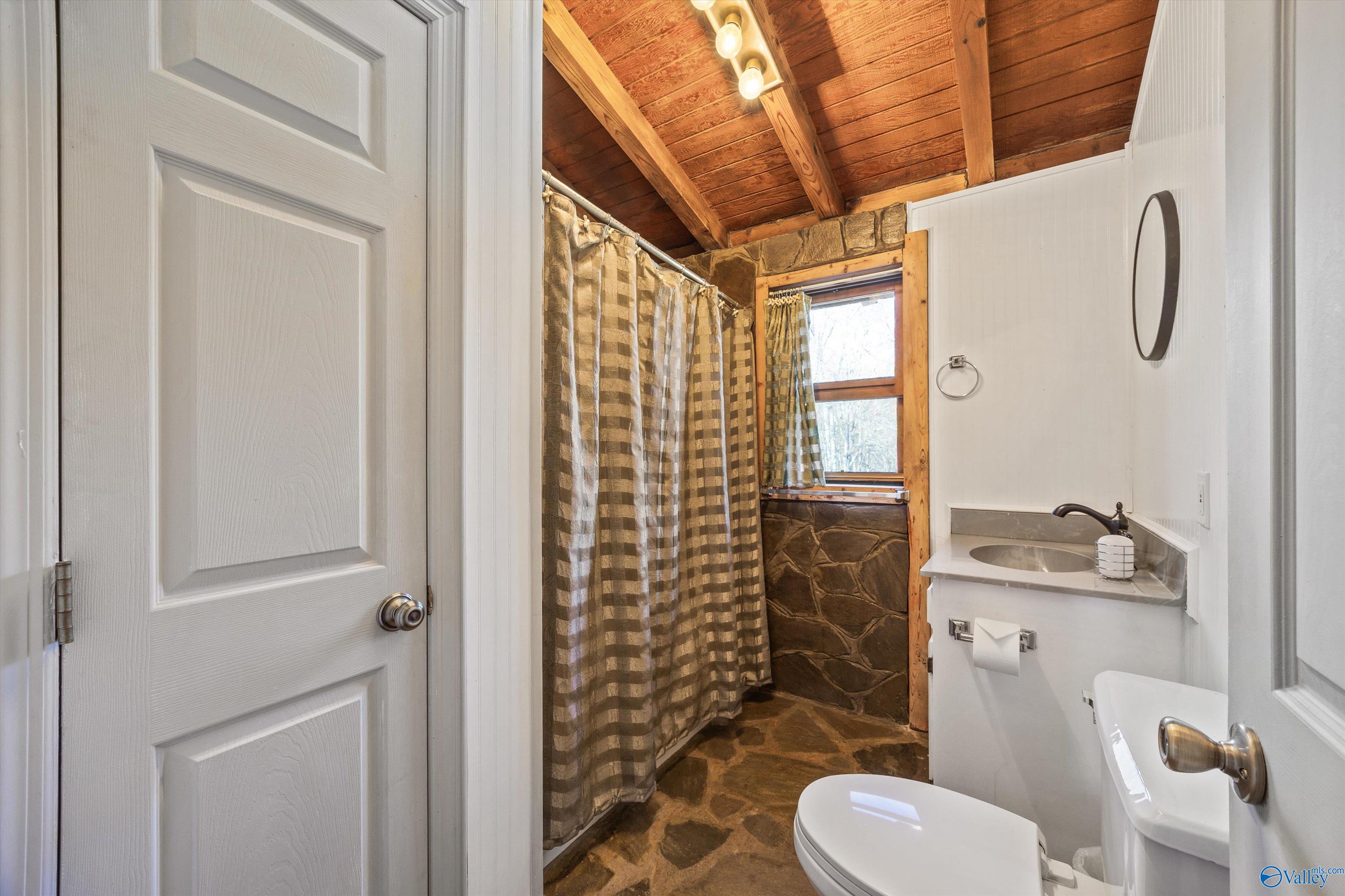 Cullman, Alabama, 35057, United States, 4 Bedrooms Bedrooms, ,4 BathroomsBathrooms,Residential,Active,2021968