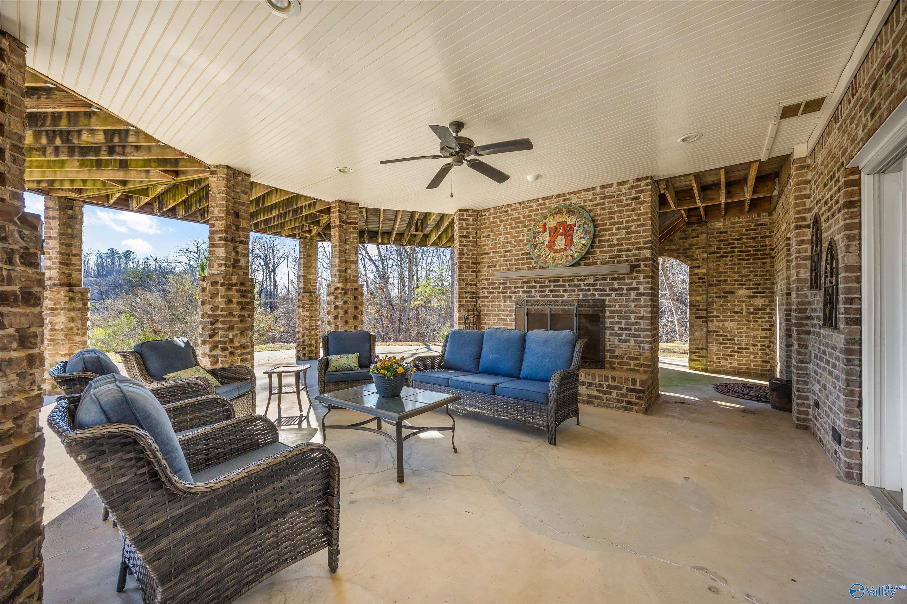 Cullman, Alabama, 35057, United States, 4 Bedrooms Bedrooms, ,4 BathroomsBathrooms,Residential,Active,2021968