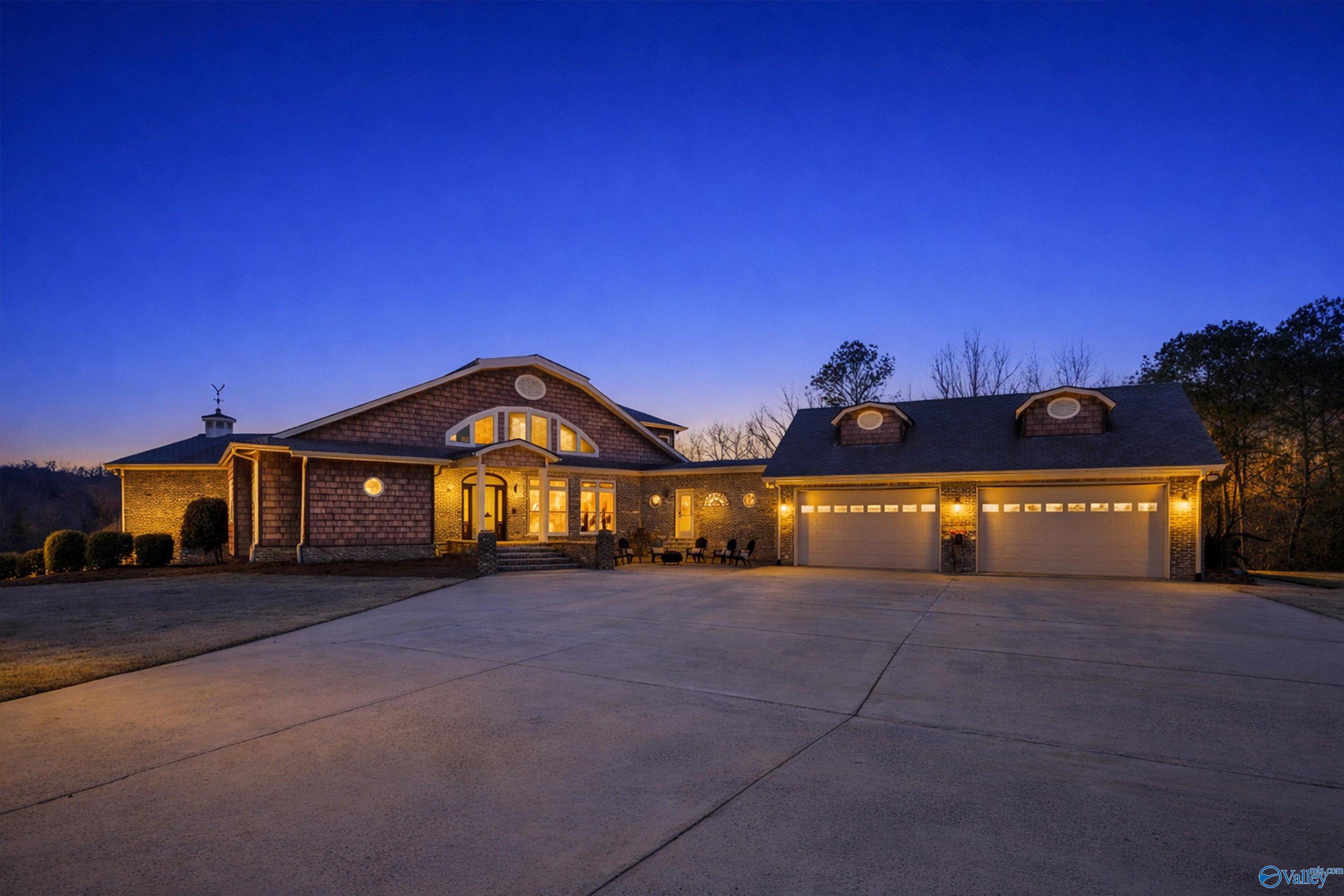 Cullman, Alabama, 35057, United States, 4 Bedrooms Bedrooms, ,4 BathroomsBathrooms,Residential,Active,2021968