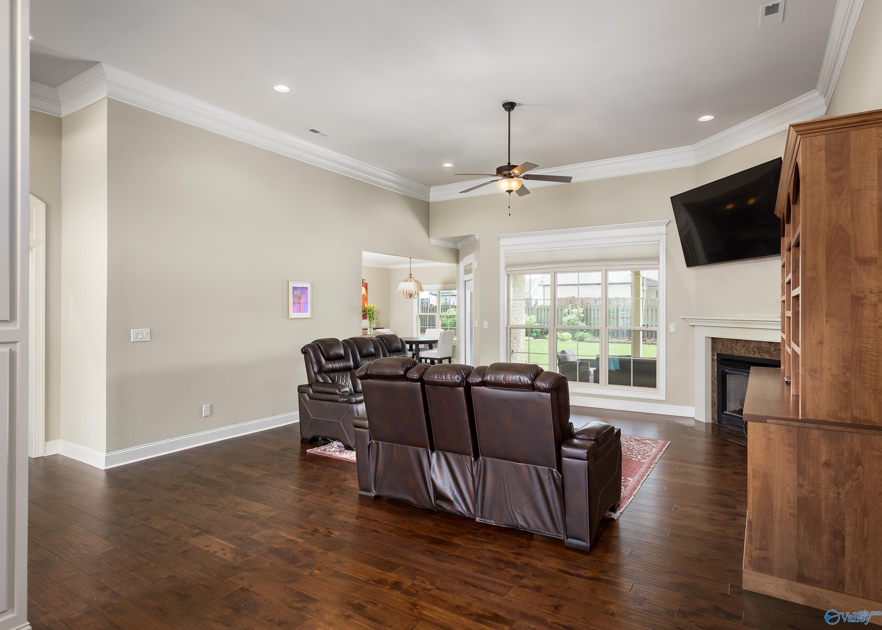 1206 Woodridge Court, Florence, Alabama image 3