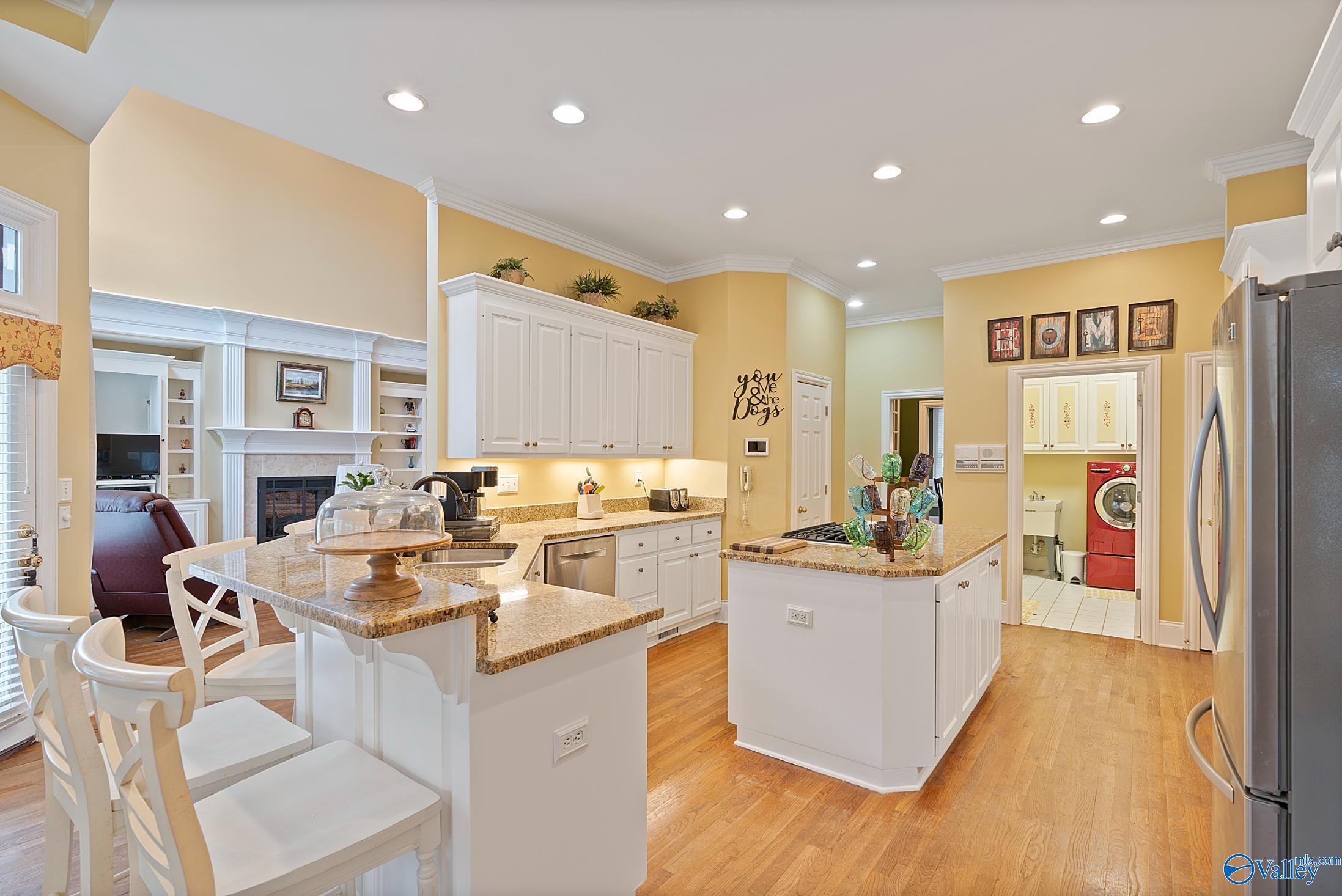 2808 Castle Pines Circle, Owens Cross Roads, Alabama image 11