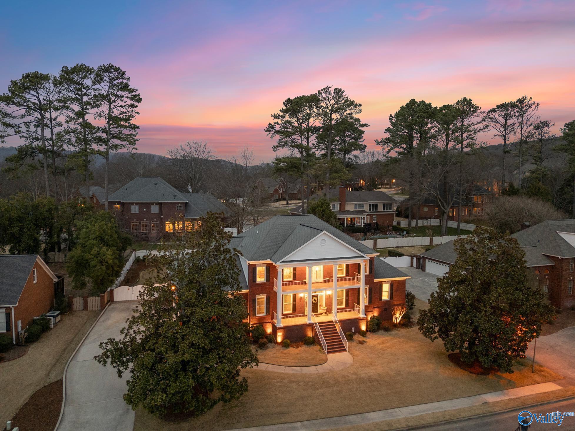 2808 Castle Pines Circle, Owens Cross Roads, Alabama image 2