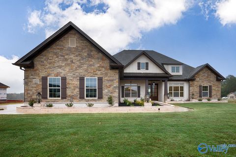 Homes For Sale - 13808 Goff Drive<br/> Athens, AL 35611