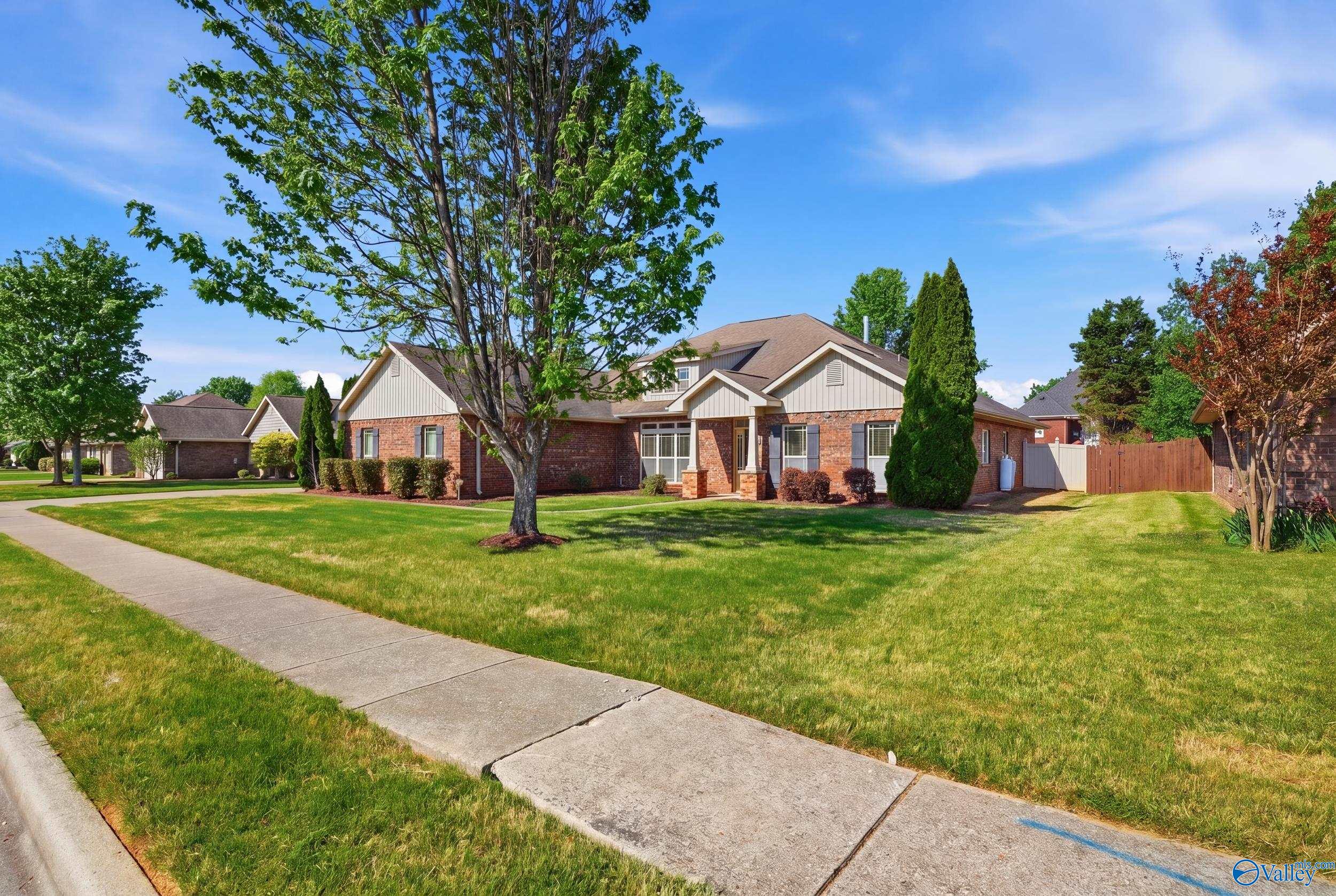 622 Summer Cove Circle NW