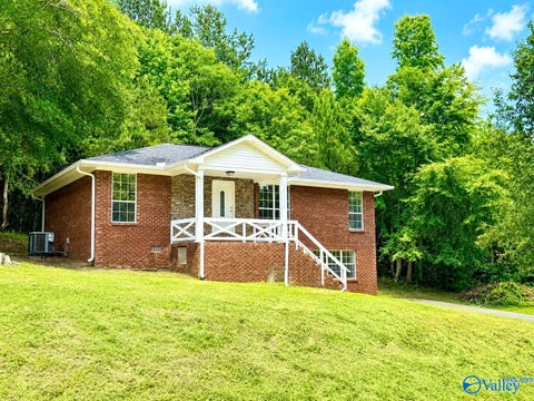 Homes For Sale - 40 Gallant Cove<br/> Etowah County, Gallant, AL 35972