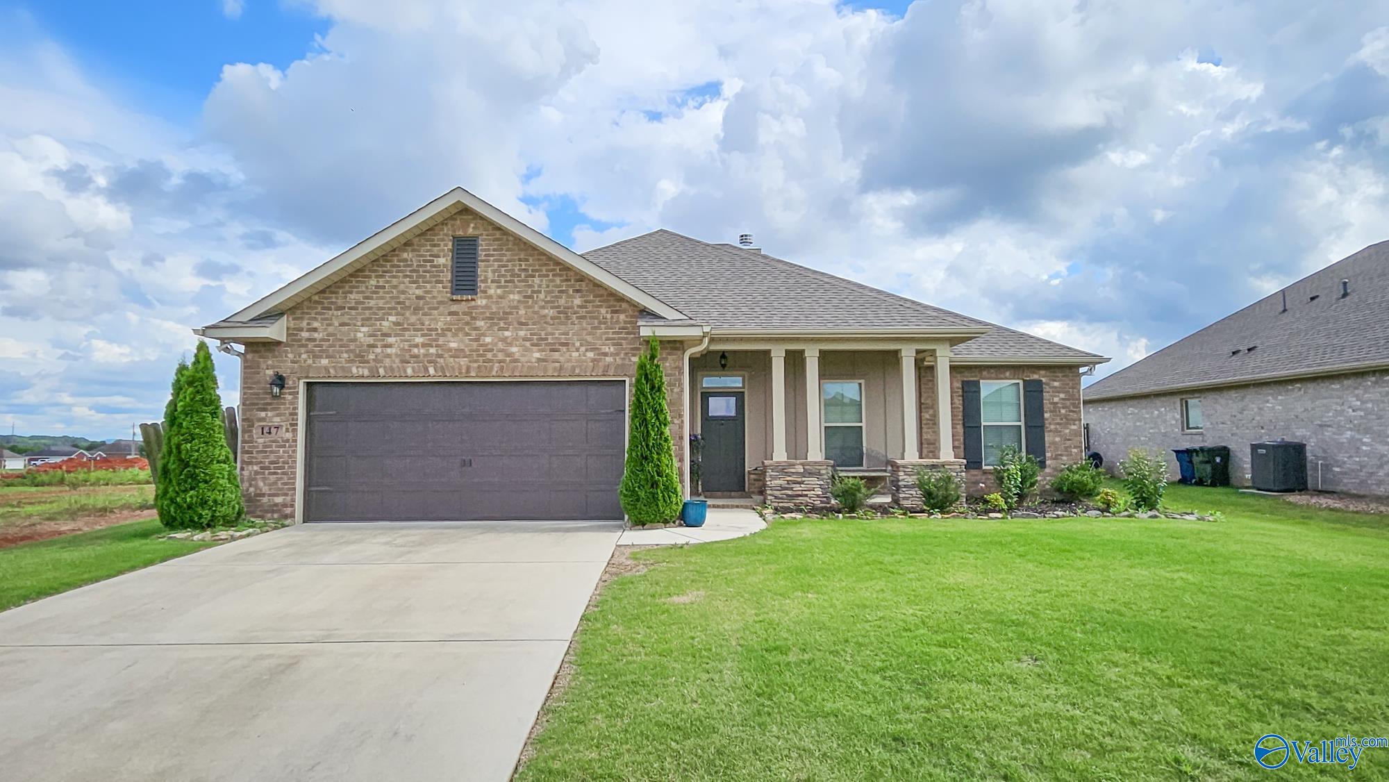 147 Elledge Farm Drive, Hazel Green, Alabama image 1