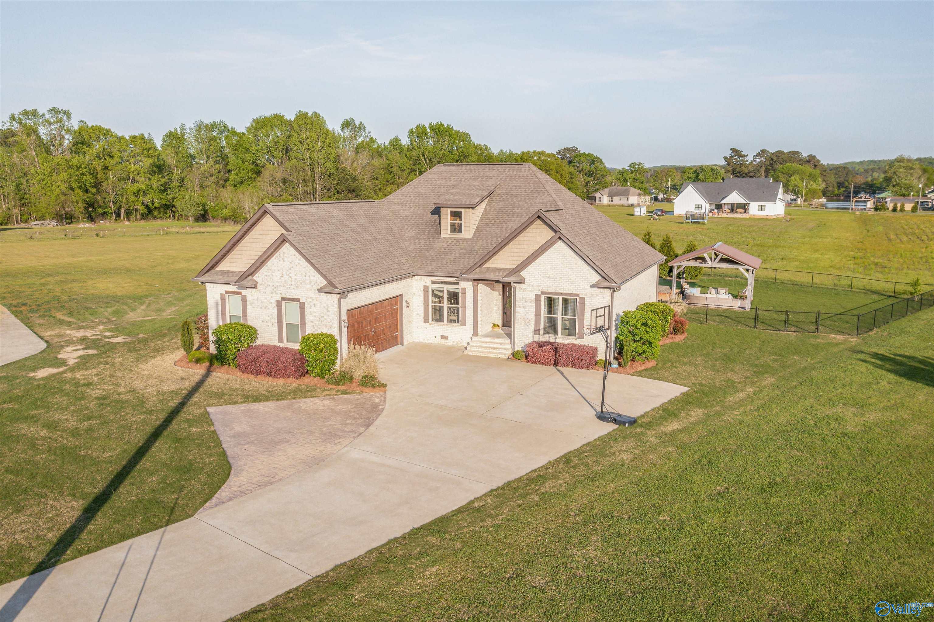 1195 Summerset Place, Southside, Alabama image 2
