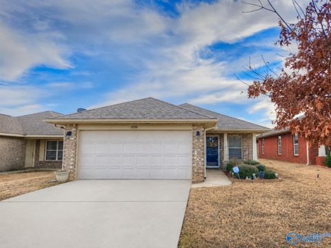 Homes For Rent - 28118 Kawana Court<br/> Harvest, AL 35749
