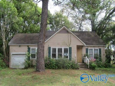 Homes For Sale - 320 Snyder Drive<br/> Mobile County, Prichard, AL 36610