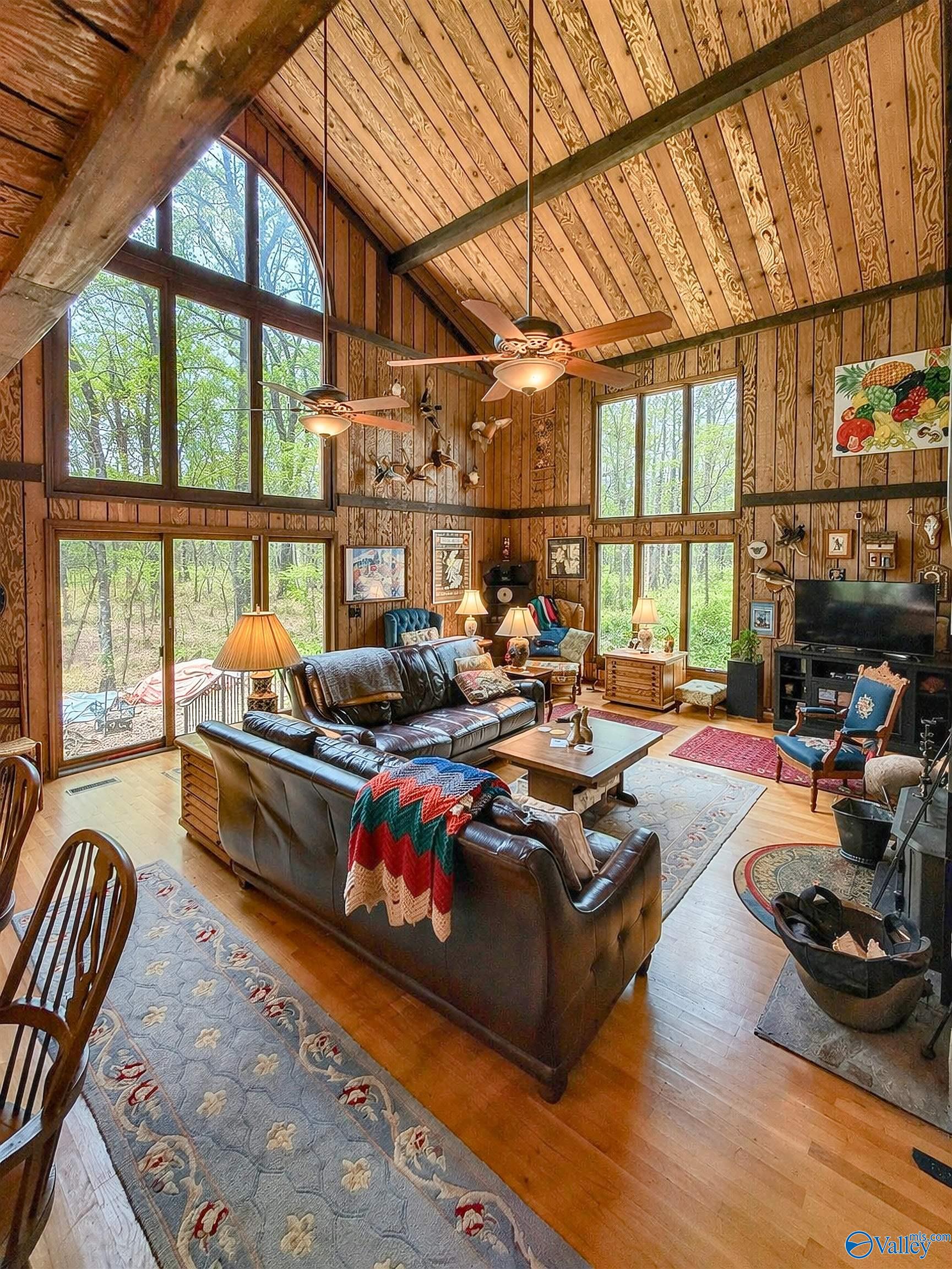 Mentone, Alabama, 35984, United States, 3 Bedrooms Bedrooms, ,3 BathroomsBathrooms,Residential,Active,2034666