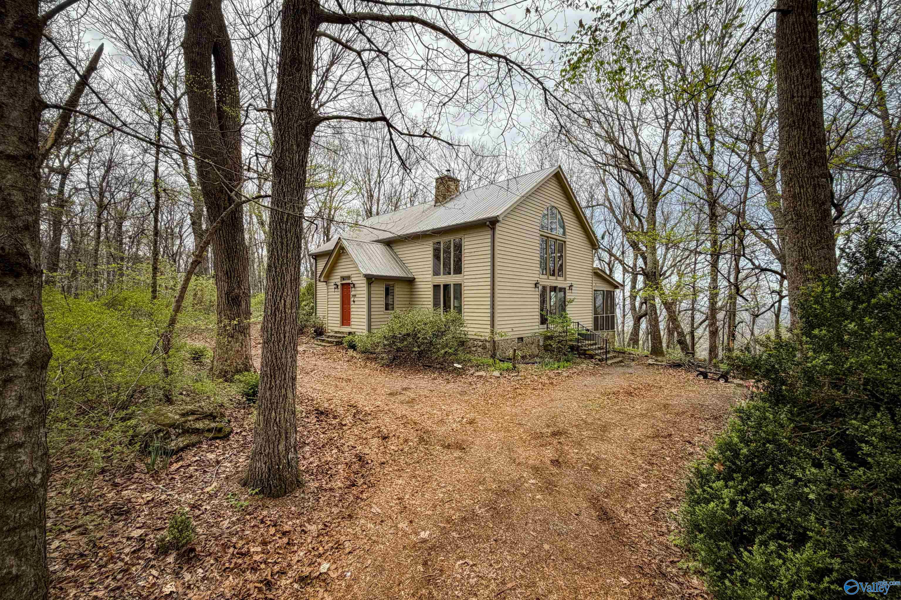 Mentone, Alabama, 35984, United States, 3 Bedrooms Bedrooms, ,3 BathroomsBathrooms,Residential,Active,2034666
