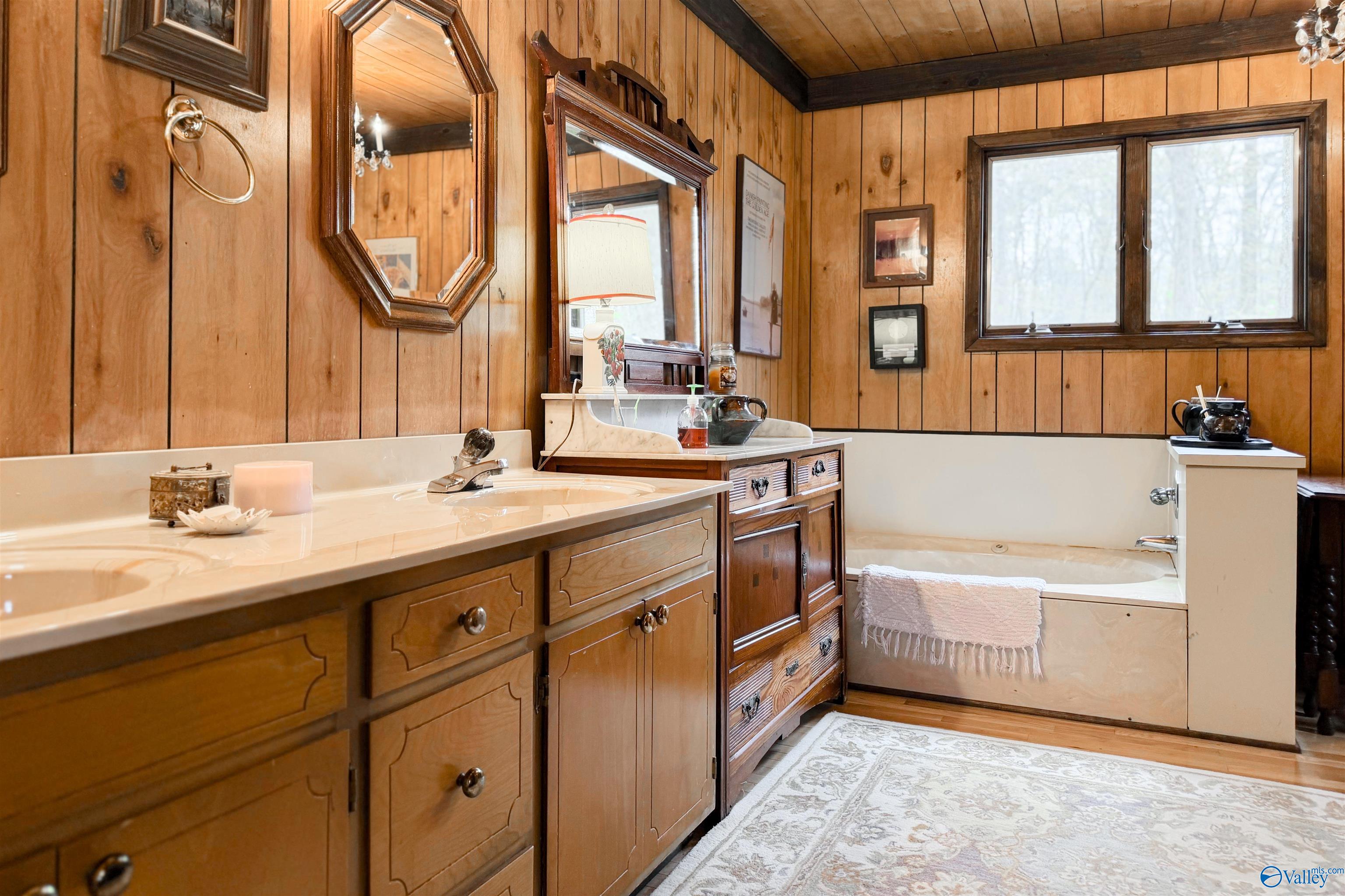 Mentone, Alabama, 35984, United States, 3 Bedrooms Bedrooms, ,3 BathroomsBathrooms,Residential,Active,2034666