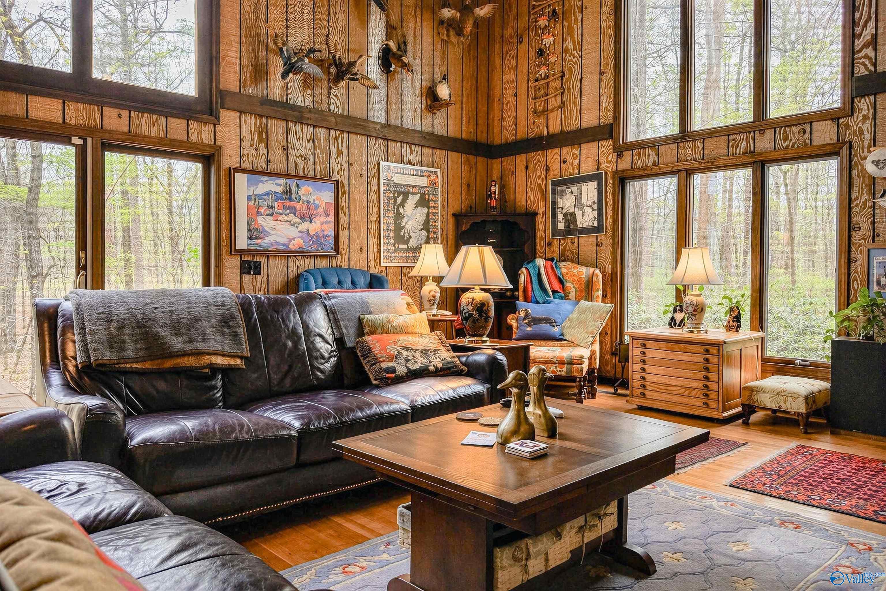 Mentone, Alabama, 35984, United States, 3 Bedrooms Bedrooms, ,3 BathroomsBathrooms,Residential,Active,2034666