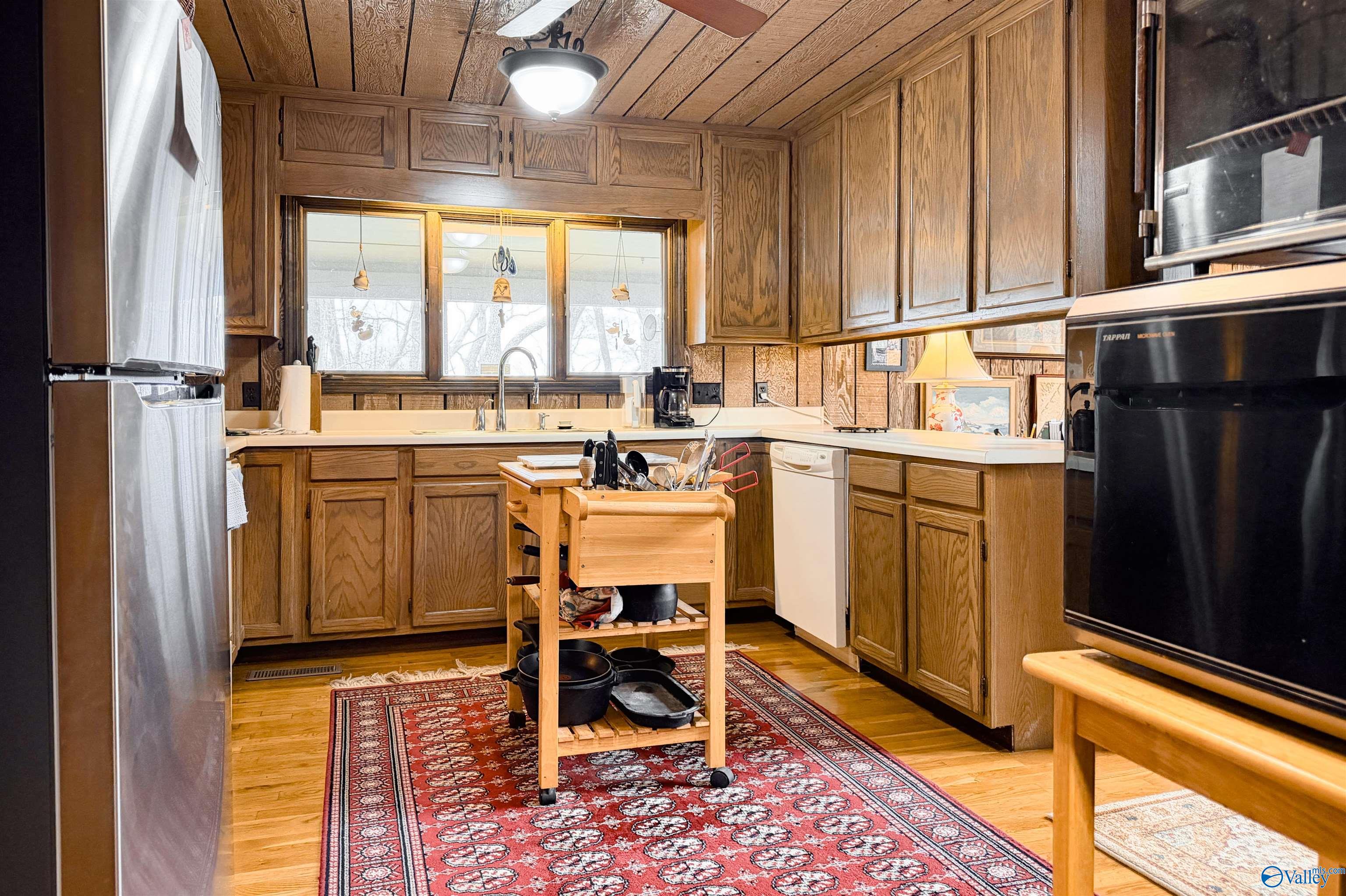 Mentone, Alabama, 35984, United States, 3 Bedrooms Bedrooms, ,3 BathroomsBathrooms,Residential,Active,2034666
