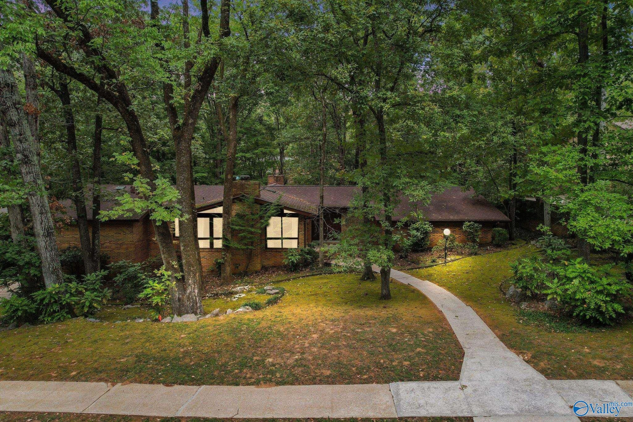 1006 Brook Ridge Circle, Huntsville, AL 35801 | MLS 21901104 | Listing ...