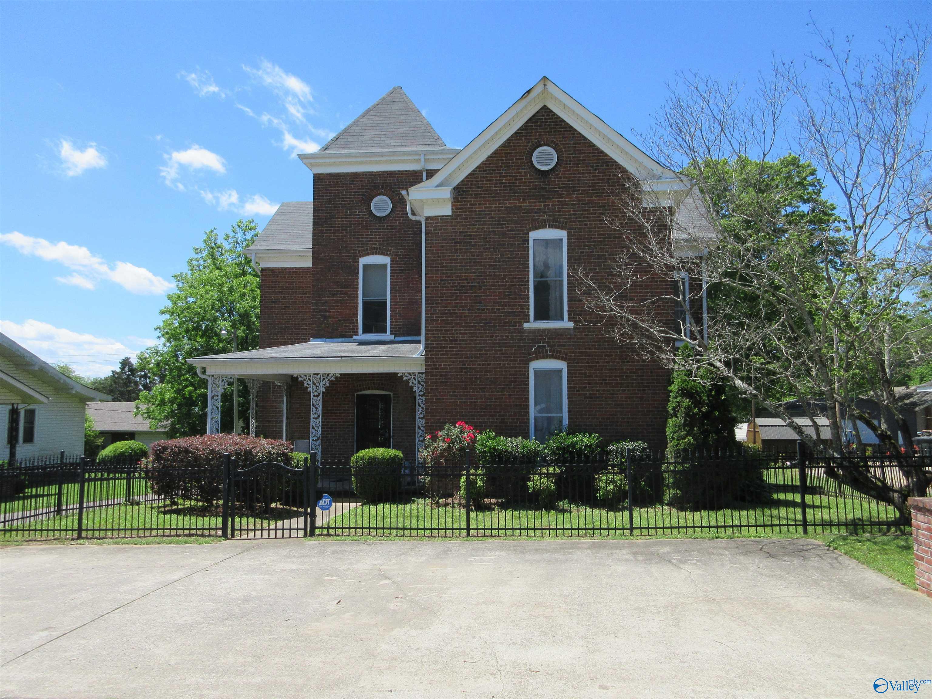 104 Myrtle Place, Stevenson, Alabama image 1