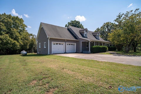 Homes For Sale - 29670 Persimmon Tree Road<br/> Anderson, AL 35610