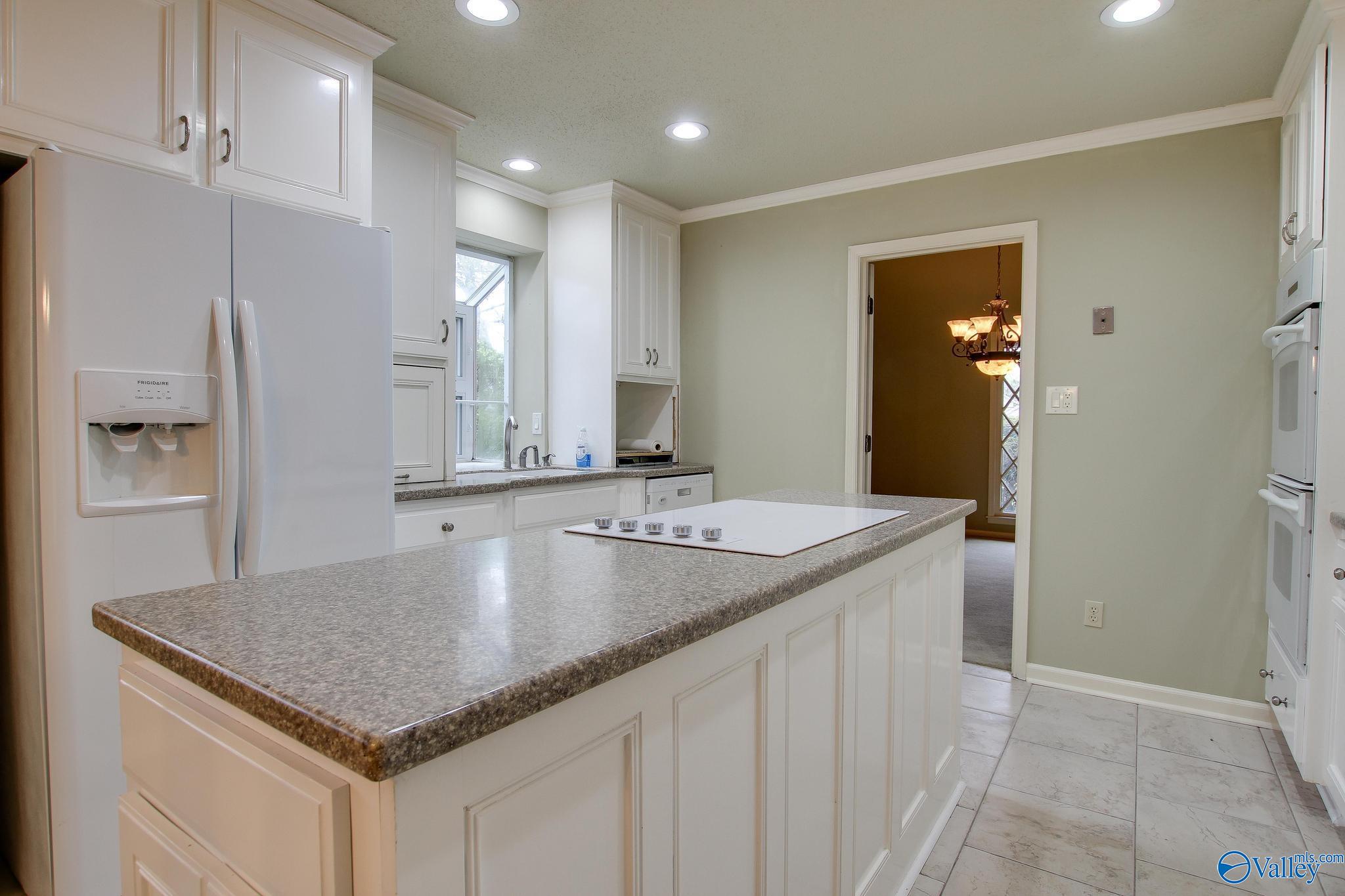 1611 Wellington Court, Decatur, Alabama image 15