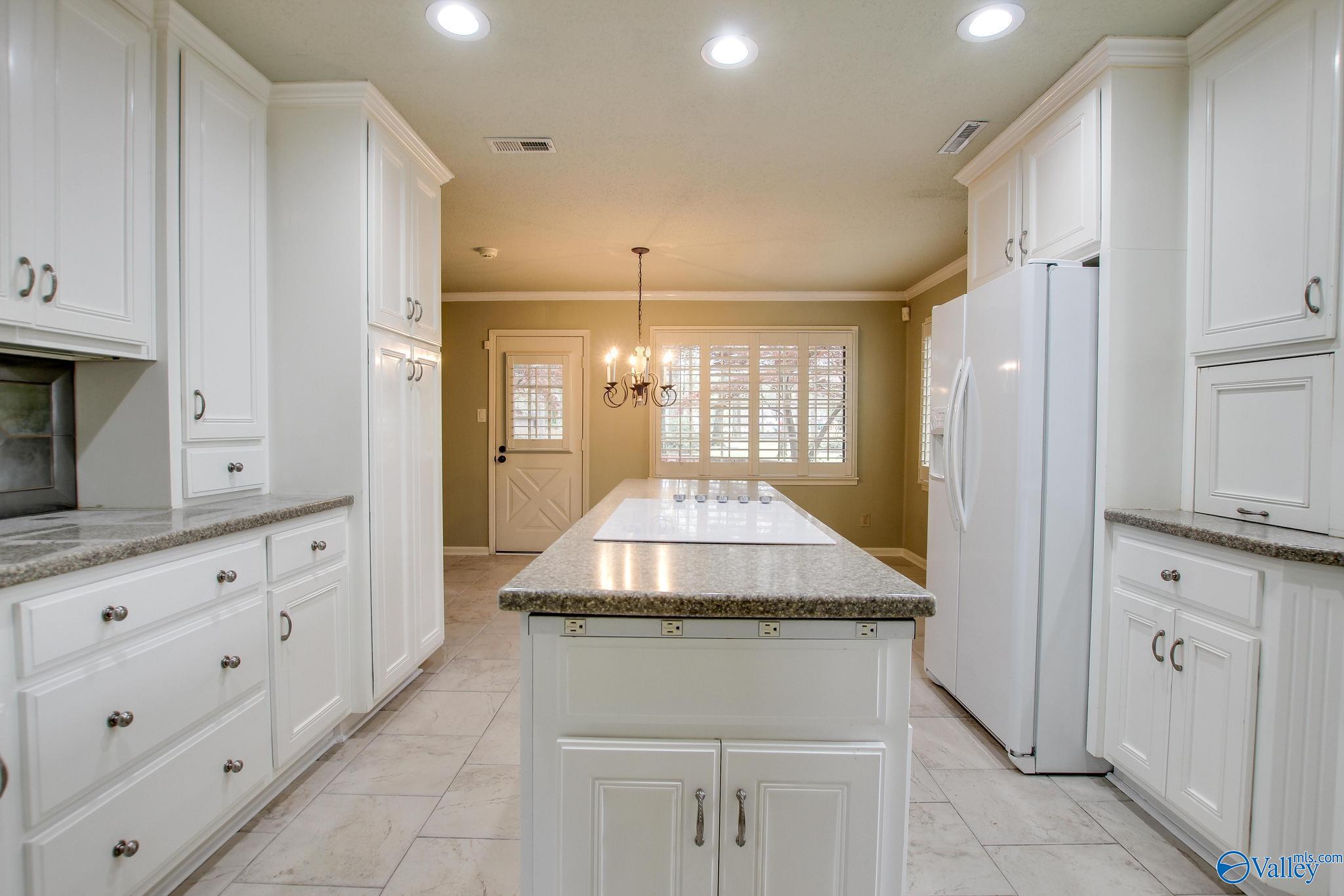 1611 Wellington Court, Decatur, Alabama image 12