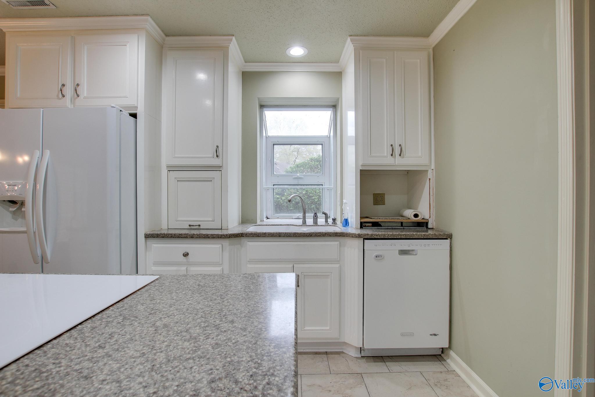 1611 Wellington Court, Decatur, Alabama image 13