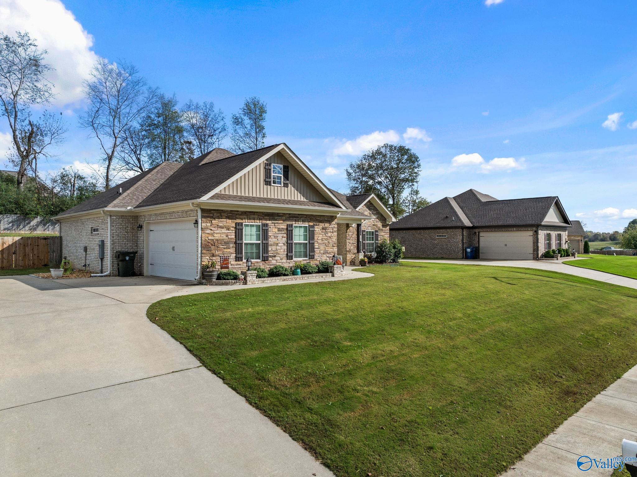 132 Lewis Vann Drive, Hazel Green, Alabama image 2