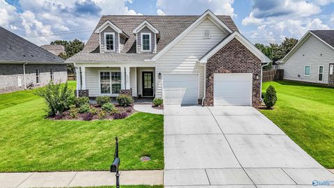 Homes For Sale - 4335 Willow Bend Lane<br/> Owens Cross Roads, AL 35763