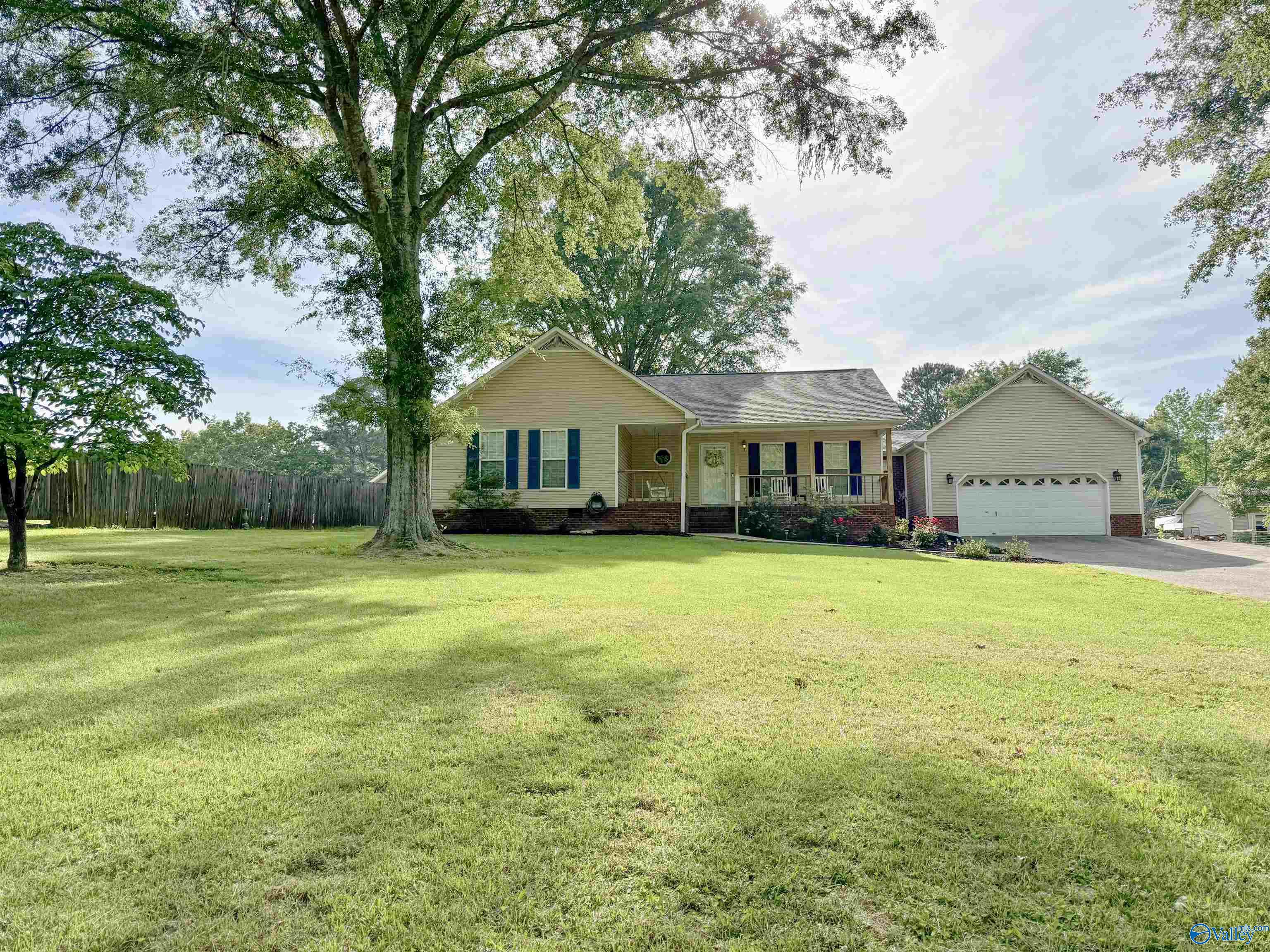 535 10th Street, Arab, Alabama image 1