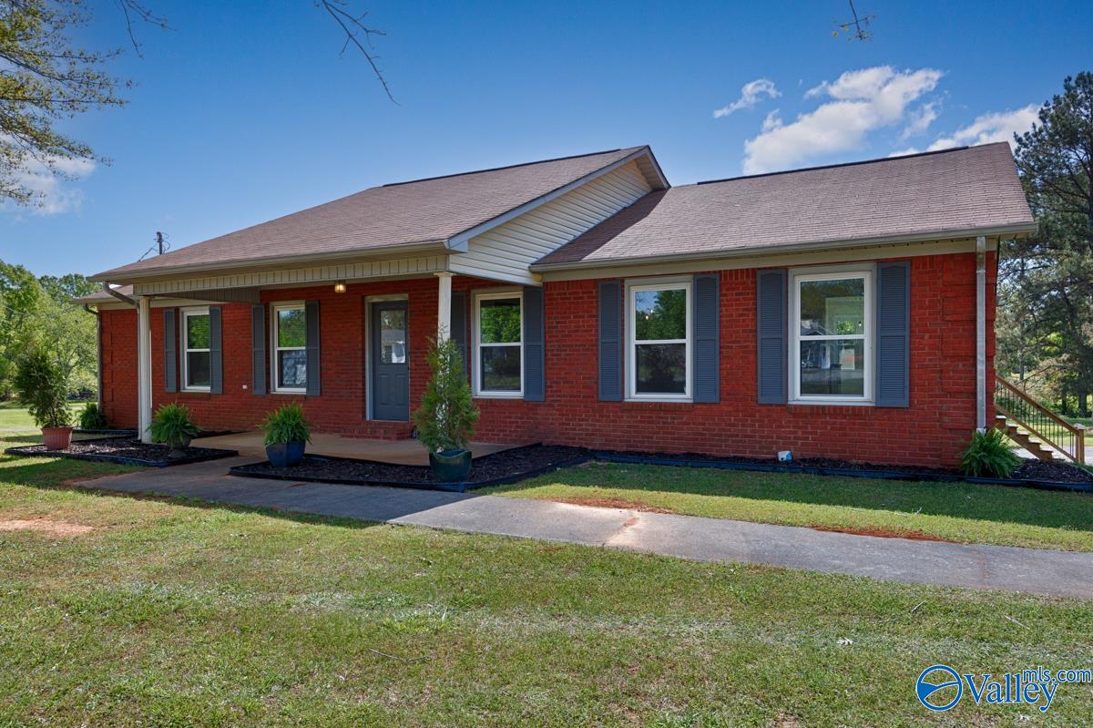 208 Bumblebee Drive, Harvest, Alabama image 6