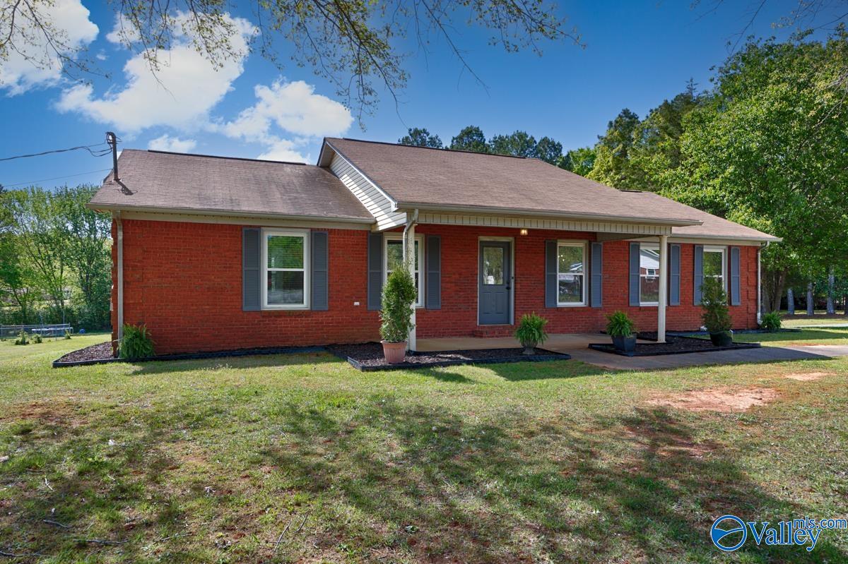 208 Bumblebee Drive, Harvest, Alabama image 7