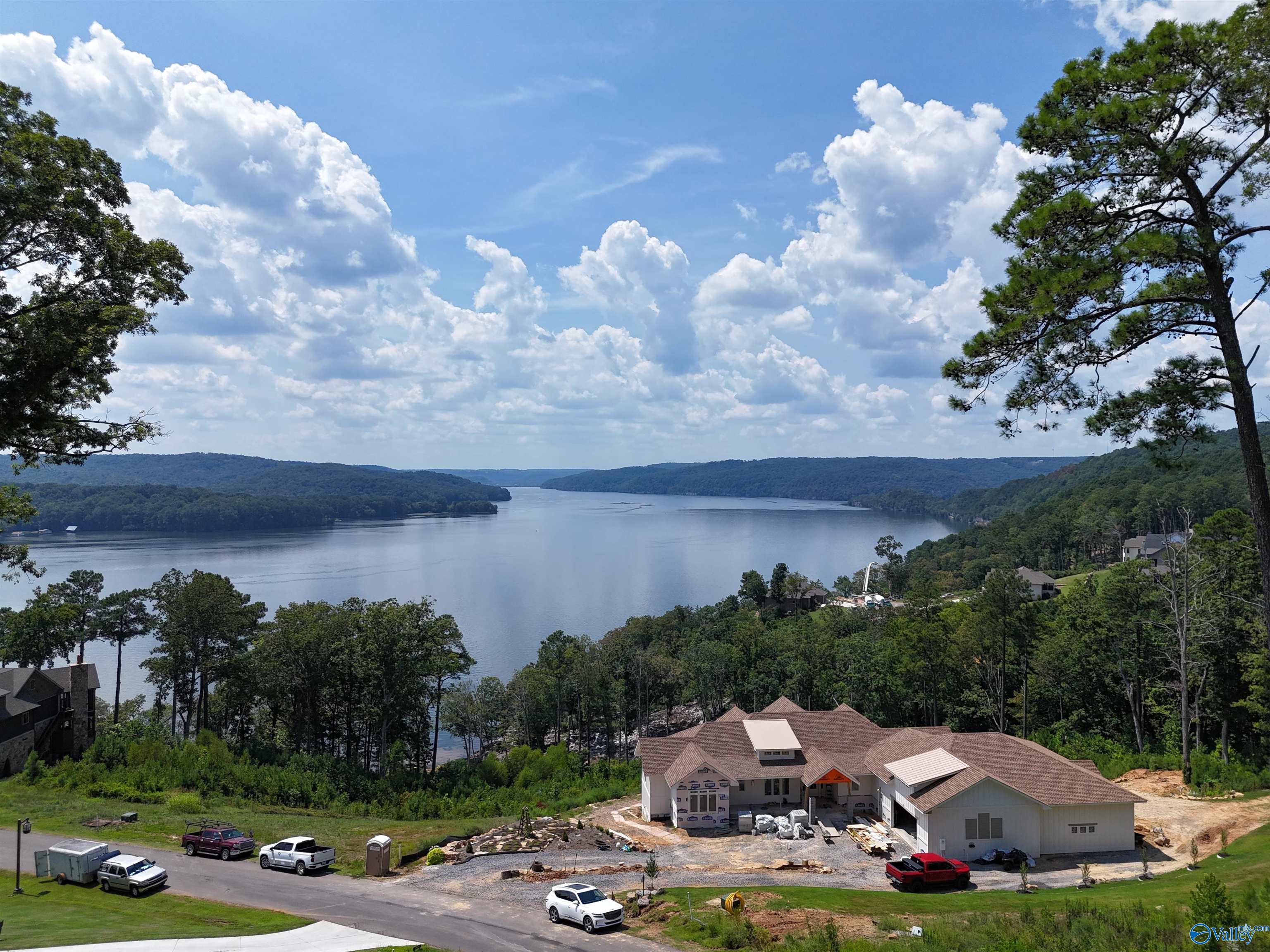 63 Fall Creek Drive, Guntersville, Alabama image 2