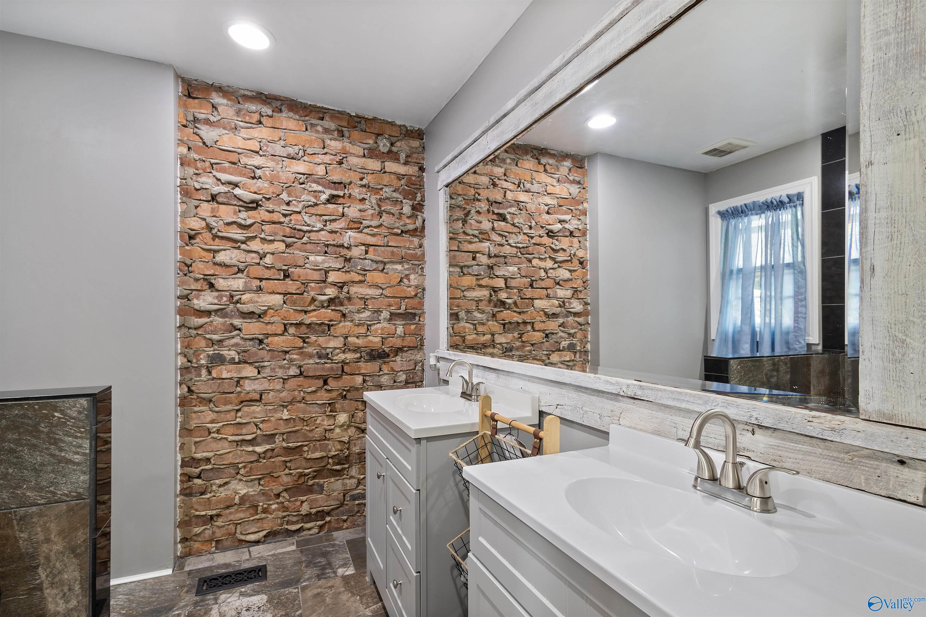 2806 Burningtree Mountain Road, Decatur, Alabama image 15