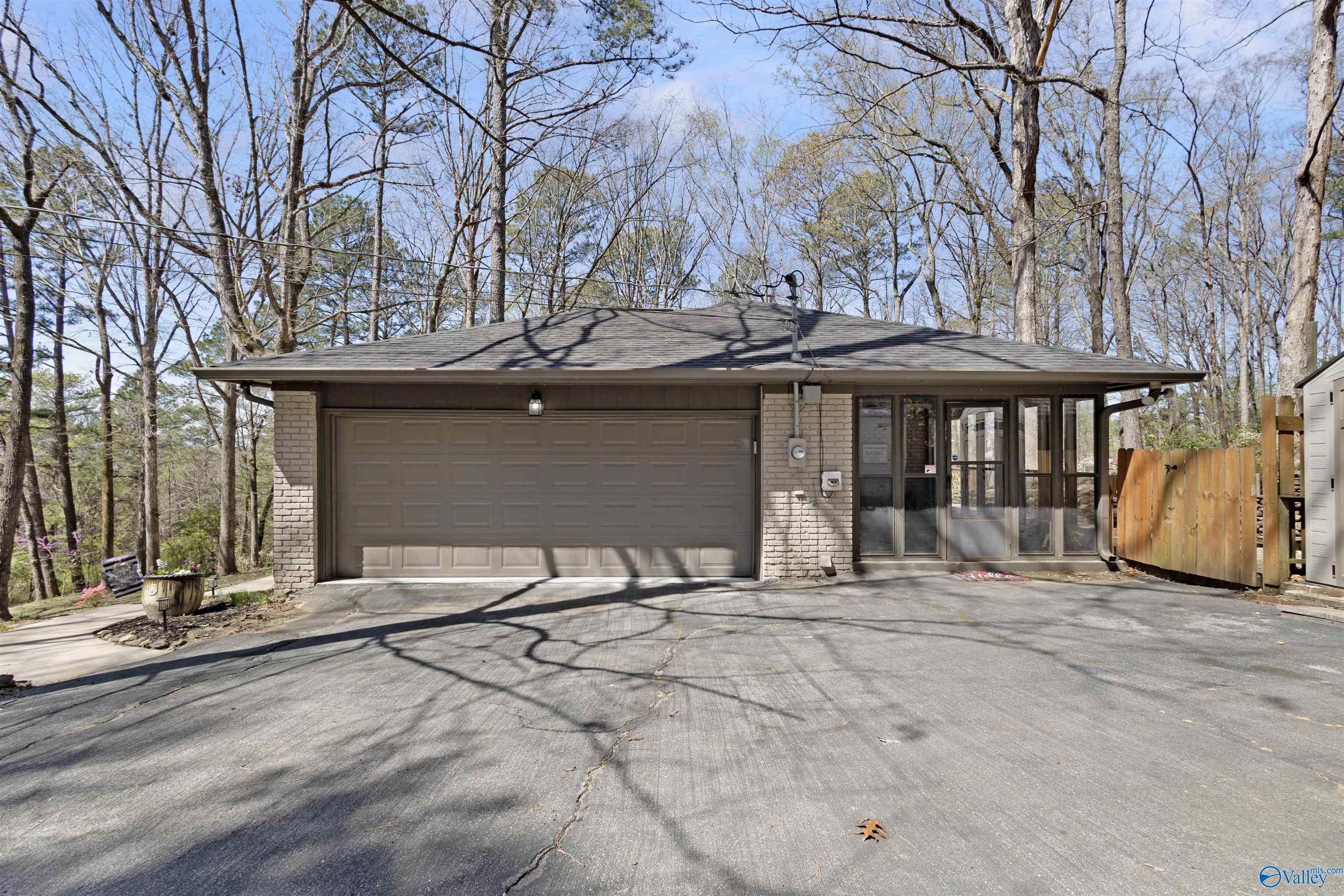 2806 Burningtree Mountain Road, Decatur, Alabama image 29