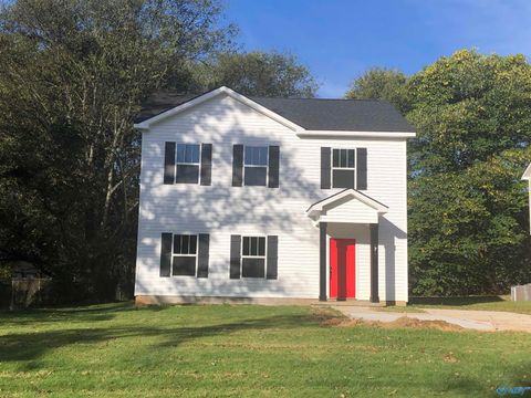 Homes For Sale - 1711 Golf Club Lane<br/> Huntsville, AL 35816