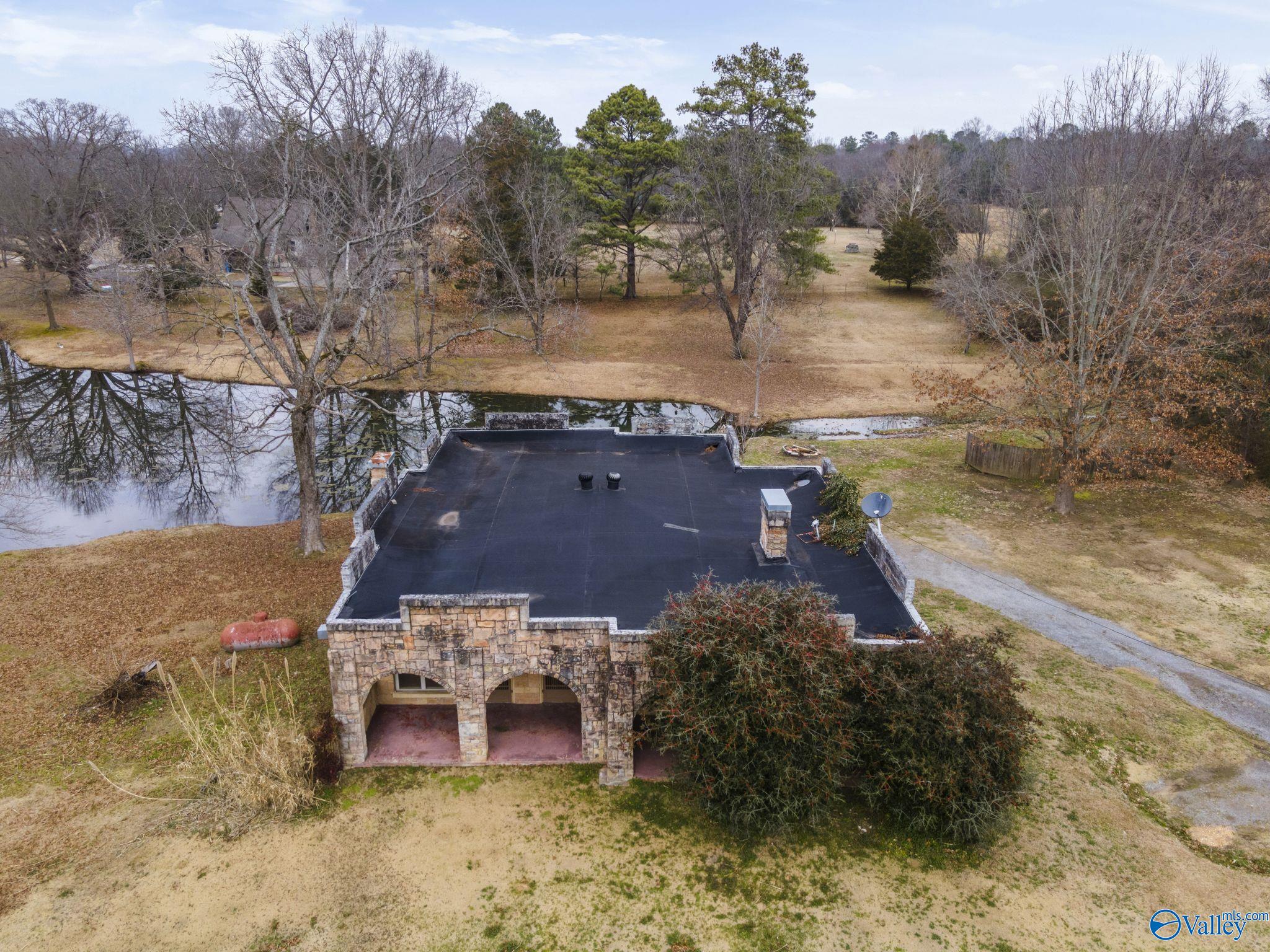 2032 Peach Orchard Road, Hartselle, Alabama image 33