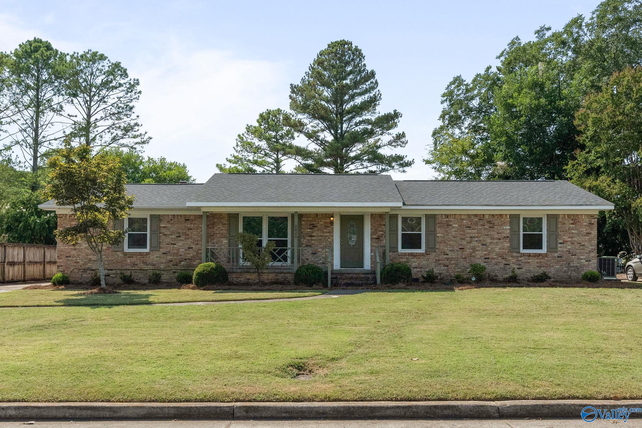 2820 Briarwood Drive, Huntsville, Alabama image 1