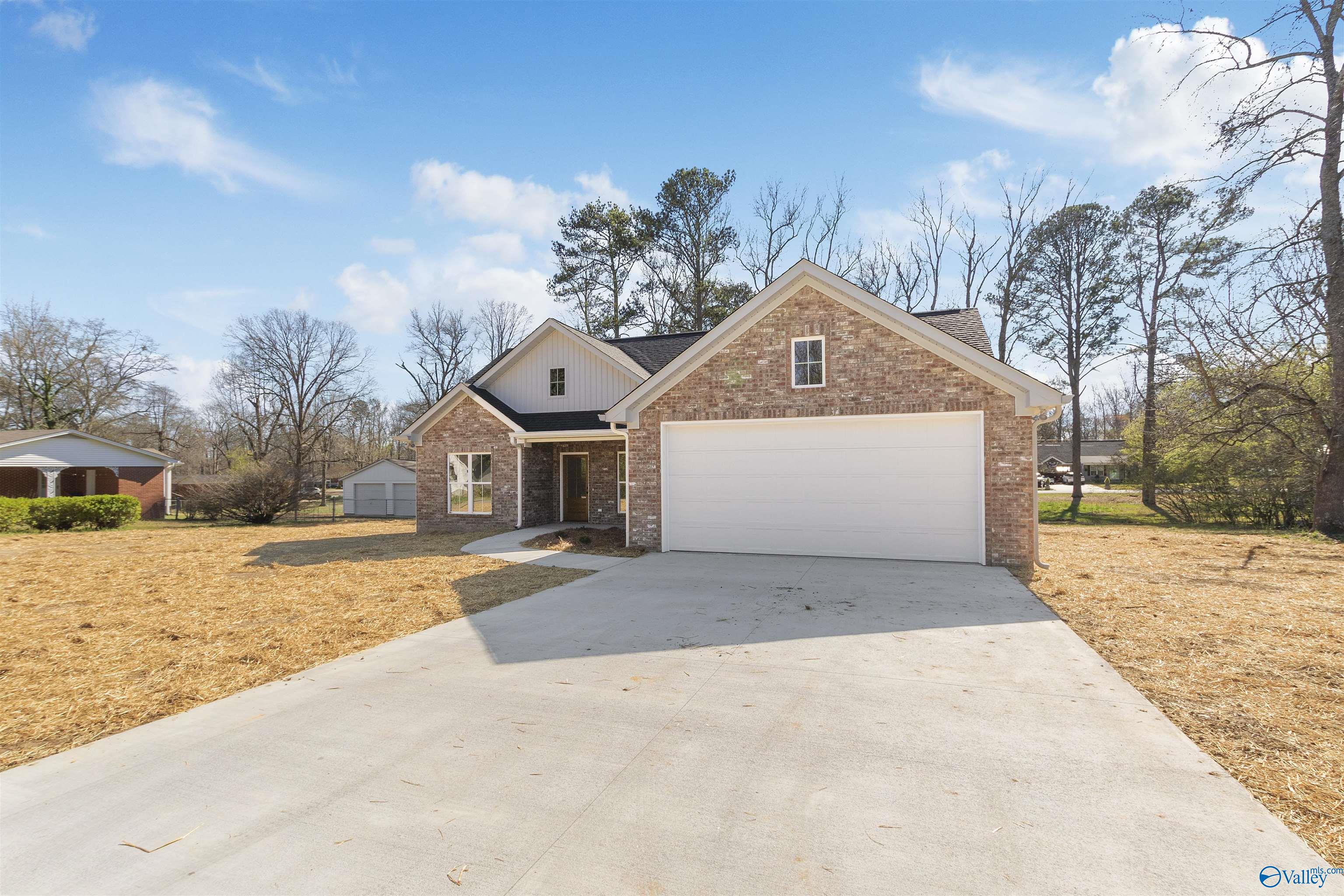 881 Fairview Drive, Arab, Alabama image 2