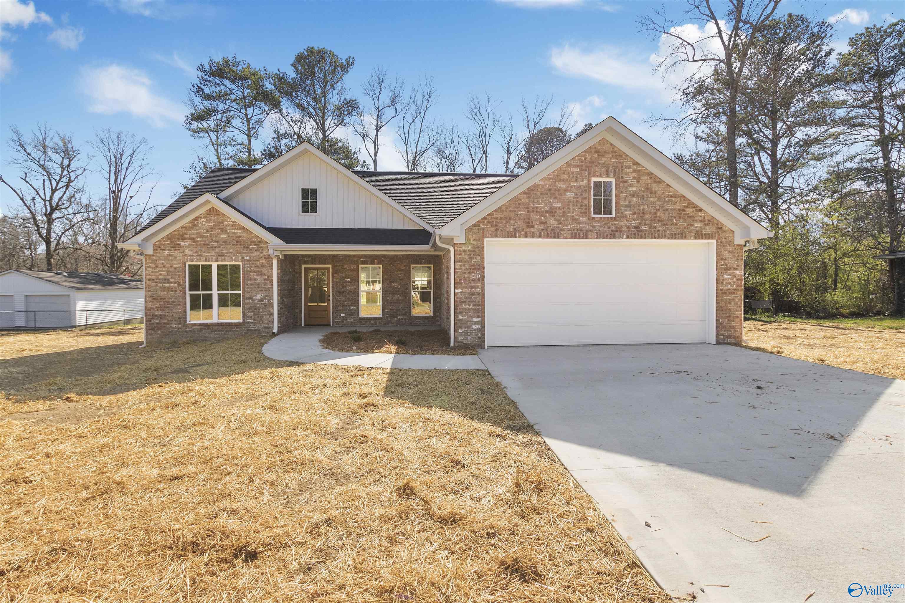 881 Fairview Drive, Arab, Alabama image 1