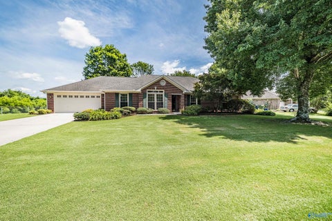 Homes For Sale - 2378 Villaret Drive<br/> Huntsville, AL 35803