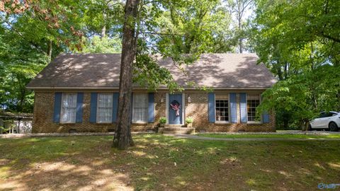 Homes For Sale - 451 SW 13th Street<br/> Fayette, AL 35555